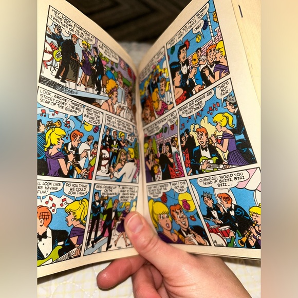 📚BOOK SALE 5 for $20📚 Archie's Pals N Gals No. 42 Double Digest August 1999 - Picture 4 of 8